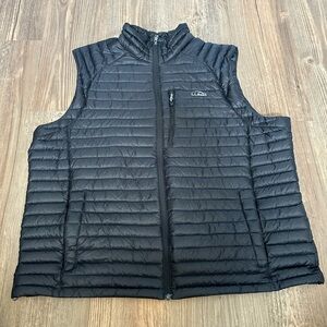 Men’s LL Bean black vest size XXl